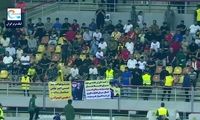بنری در ورزشگاه اهواز که بوی خون می‌دهد!