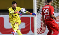 پرسپولیسی‌ها دست به دامن همسر بازیکن استقلال شدند!
