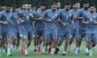 قاب عجیب از پرسه سگ‌ها در تمرینات استقلالی‌ها