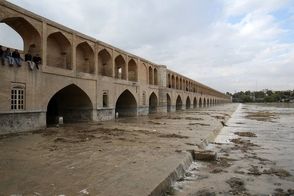 تصویر تکان‌دهنده از زاینده‌رود در گذر زمان