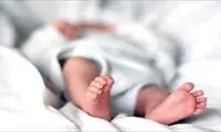 ویدئویی دردناک از رها کردن نوزاد در سطل زباله