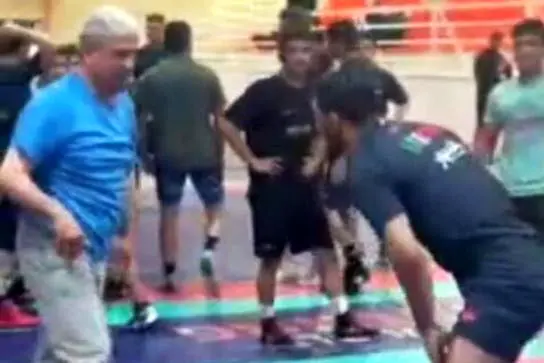 سرشاخ شدن هادی عامل با رحمان عموزاد