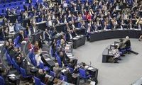 رئیس مجلس کانادا از نشستن پشت صندلی خود طفره رفت!