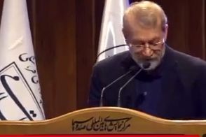 شعرخوانی لاریجانی خطاب به آمریکایی‌ها