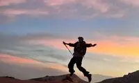 پست جذاب و رهای خانم بازیگر حین کوهنوردی