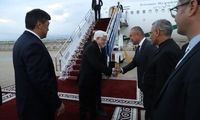 استقبال ویژه زنان قرقیزستان با لباس سنتی از عارف