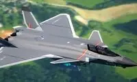 اهدای ماکت جنگنده J-20 به فرمانده ارشد ایرانی
