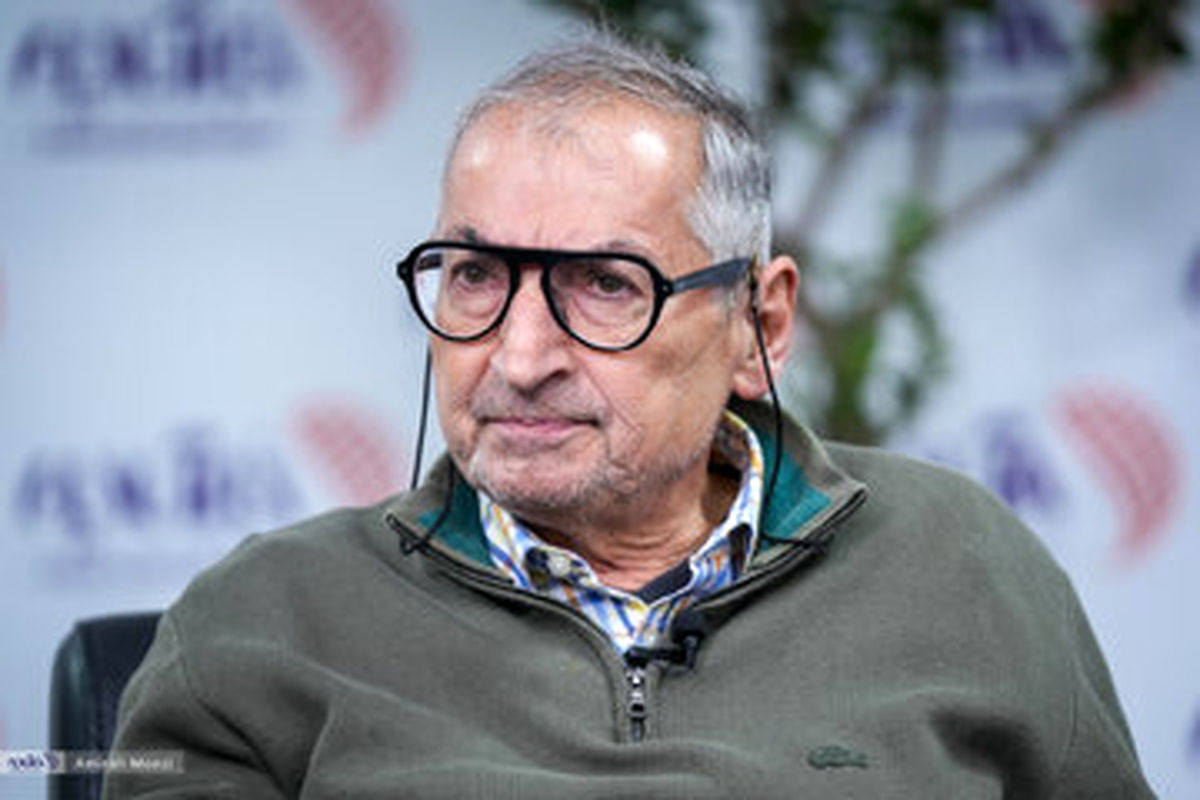زیباکلام: سال ۱۴۰۴ در ایران هیچ اتفاقی نمیافتد
