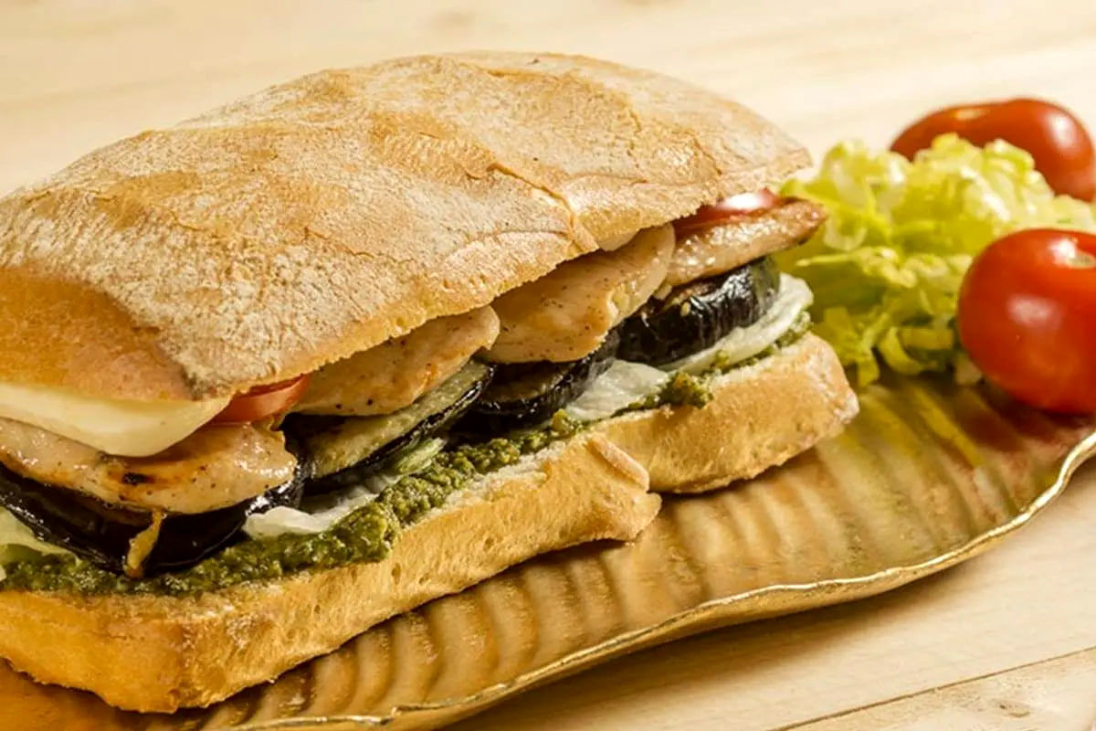   با بادمجان این ساندویچ خوشمزه را درست کنید! 