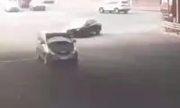 سنگینی بار یک تریلی حادثه ساز شد!