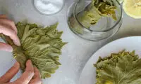 بهترین روش نگهداری برگ مو برای مدت طولانی!