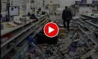 لحظه از پا درآوردن یک سارق با ضربات چاقو توسط مغازه‌دار