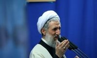 لرزش دست صدیقی در نماز جمعه جلب توجه کرد