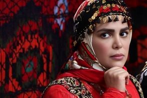 عکس‌های داغِ «نازارِ» سریال نون خ با تیپی ساده و مینیمال