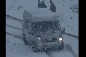 بارش سنگین برف در فاصله ۶۰ کیلومتری ارومیه