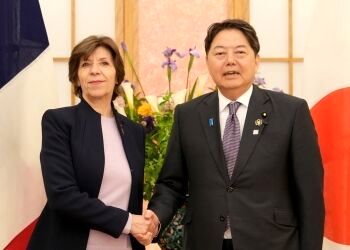 توافق ژاپن و فرانسه برای تقویت همکاری های دفاعی