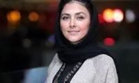ژست جذاب و دلبرانه خانم بازیگر با کلاه شاپو!