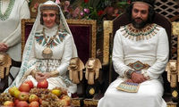 عکس یادگاری همسر و دختر یوزارسیف در پشت‌صحنه سریال