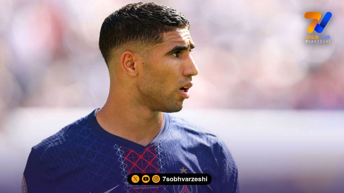 ورود سینمایی اشرف حکیمی با اسکوتر به مراسم مرد سال آفریقا