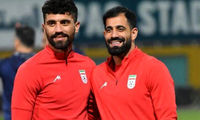دور، دور چشمان گرسنه دانشگر و کنعانی است