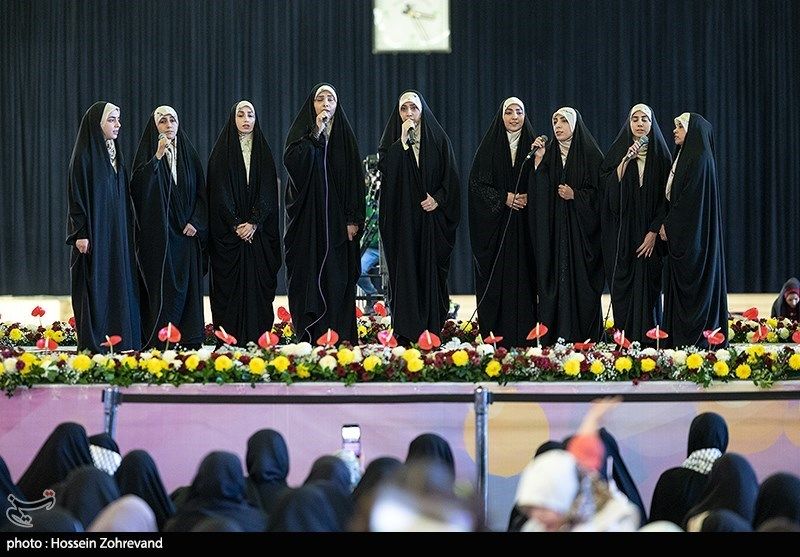 عکس مهمان ناخوانده اجتماع بانوان تهرانی وایرال شد