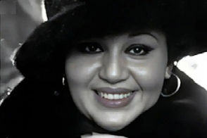 «هایده» در میان پسران اش کامران و کیوان، اوایل دهه 60