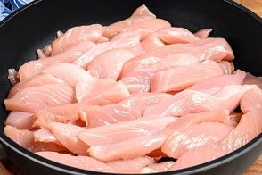 دستور پخت یک غذای سریع اسپانیایی با فیله مرغ