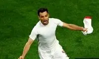 شادی دیوانه‌وار هوادار ایرانی بعد از گل مردود شجاع