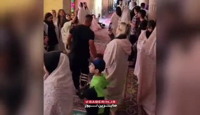 ویدئویی خبرساز از حجاب چند زن در مسجد شیراز