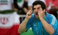ادای احترام خادم به خانواده سرباز شهید وطن 