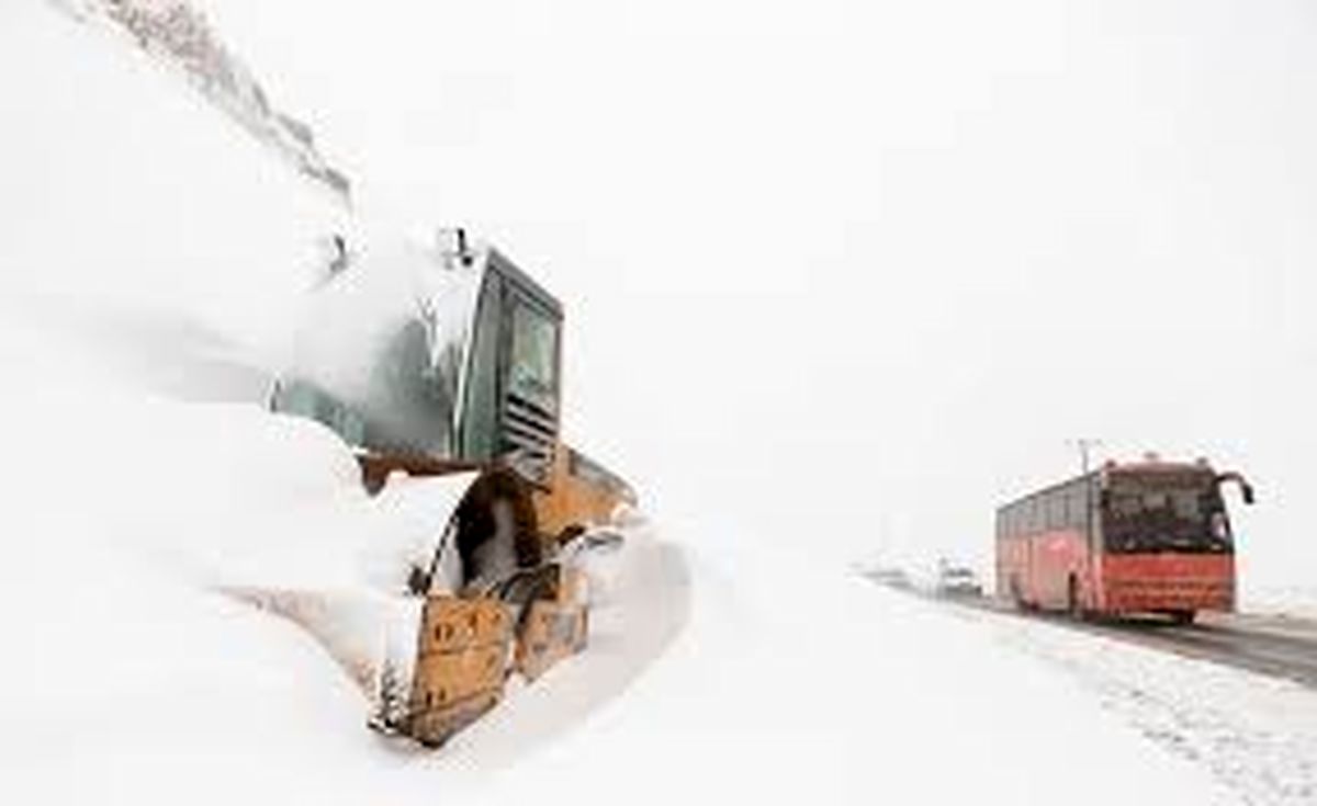 تصاویری از جاده کندوان در لباس سفید برف