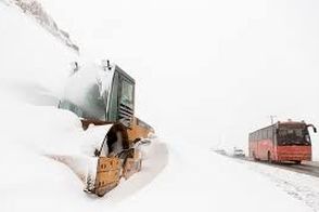 تصاویری از جاده کندوان در لباس سفید برف