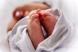 زن معتاد: نوزادم را نفروخته‌ام، دروغ است