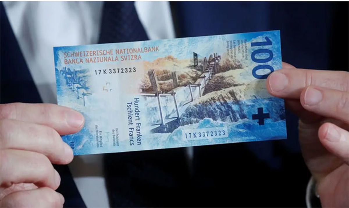 سقوط دلار در برابر یورو و فرانک سوئیس