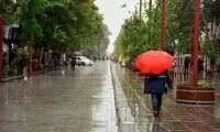 اجرای خیابانی آهنگ آنشرلی در هوای بارانی رشت