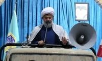امام جمعه این شهر، پشت وانت تویوتا خطبه خواند