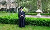 قدم زدن رهبر انقلاب در حیاط بیت قبل از رای دادن 