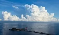 کدام سنگین‌تر است، یک گله فیل یا ابر در آسمان؟