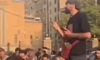 واکنش فوری مردم به آتش‌گرفتن موتور یک پیک