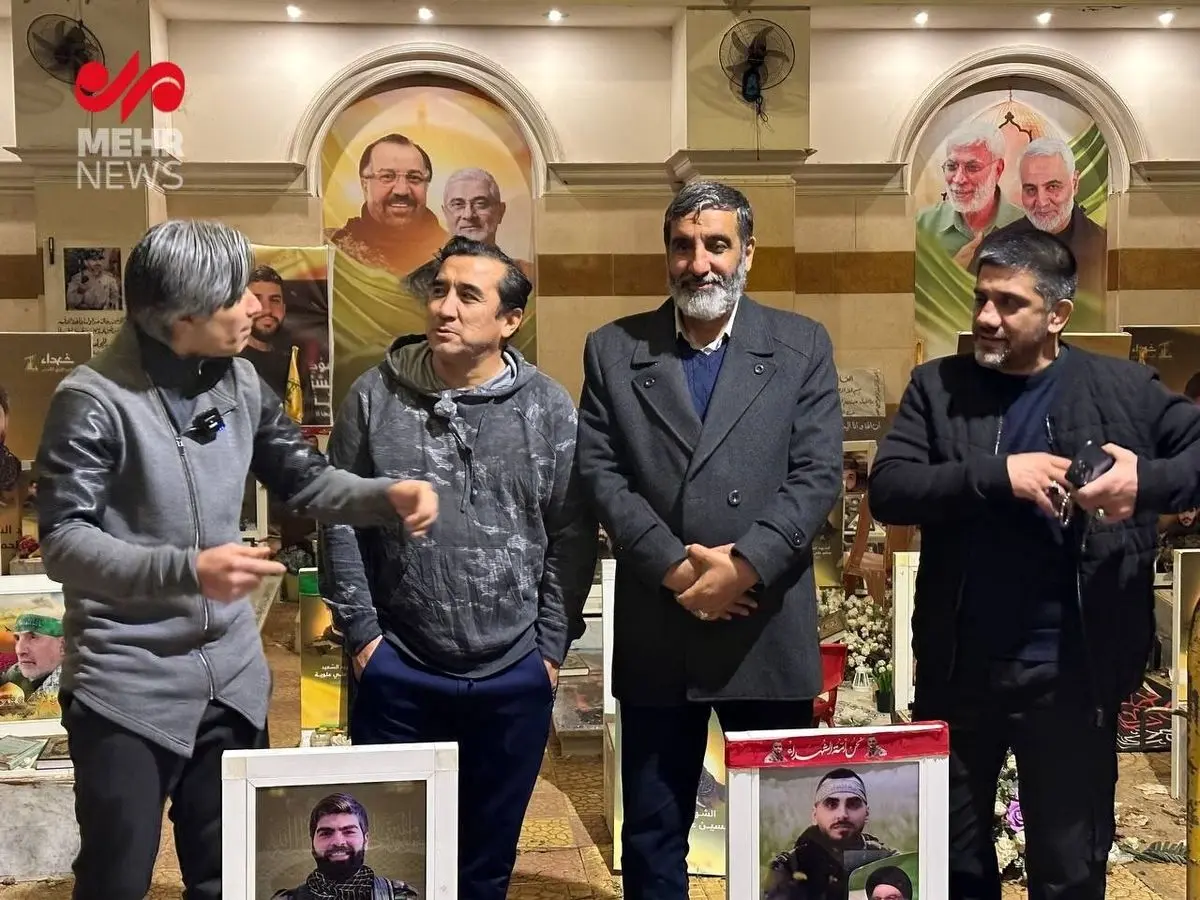 خداداد عزیزی: علیرضا دبیر امپراتوری ساخته است!