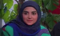 آذر سریال پدرسالار از کادوی تولدش عکس گرفت