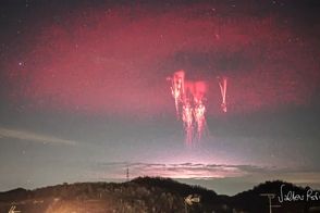 ثبت هم‌زمان دو پدیده بسیار نادر در یک عکس