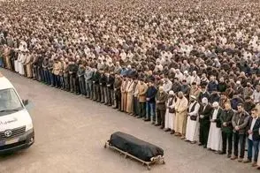 قاب توجه‌برانگیز از جمعیت حاضر در تشییع پسر قذافی