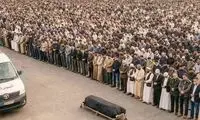 قاب توجه‌برانگیز از جمعیت حاضر در تشییع پسر قذافی