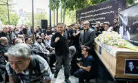 رقص و آواز در مراسم تشییع پیکر ایرج خواجه‌امیری!