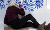  پیرزن ۹۰ ساله، روستایش را به گالری هنری تبدیل کرد