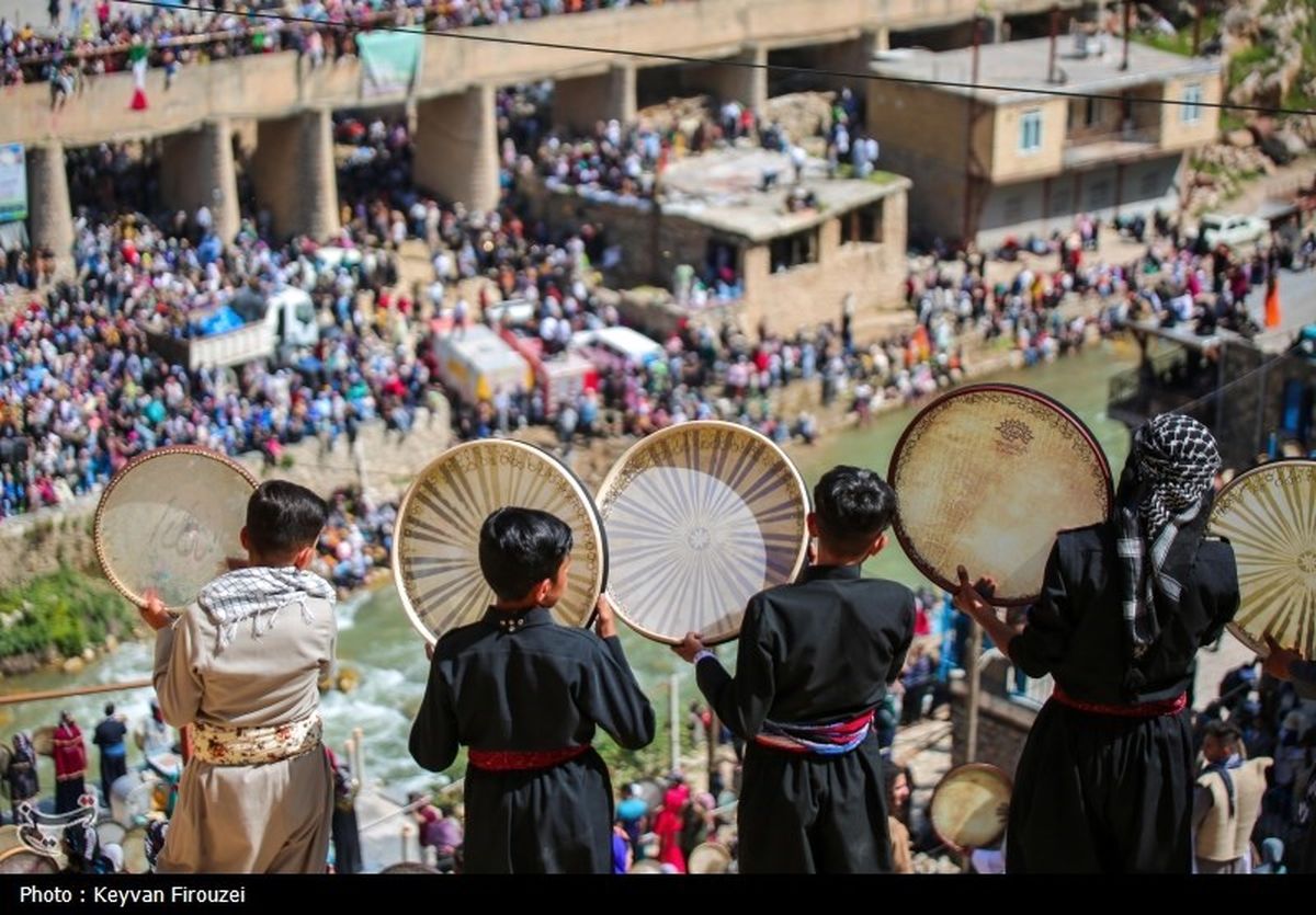   تصاویر دیدنی از جشن بزرگ هزار دف در کردستان 