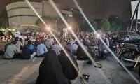 تصویری از تجمع شبانه مردم در میدان ولیعصر