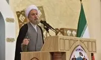 امام جمعه شیراز: جونان را تشویق کنید طلبه بشوند 