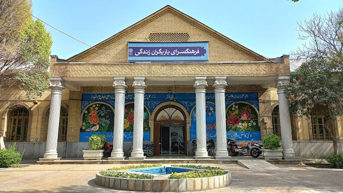 عکس زیرخاکی از ایستگاه راه آهن تهران در دوران قاجار